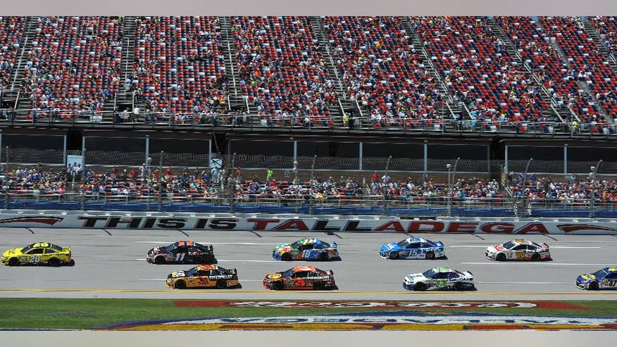 NASCAR-Aarons 499 Auto Racing-1.jpg